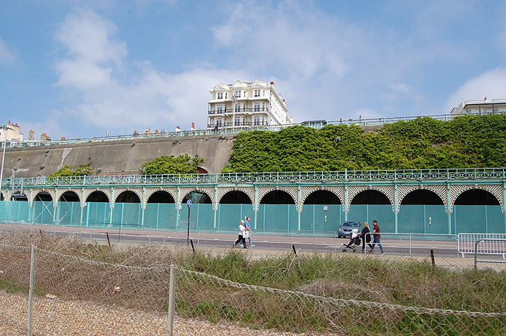 Madeira Terrace, Madeira Drive, Brighton (NHLE Code 1381696, Wikimedia)
